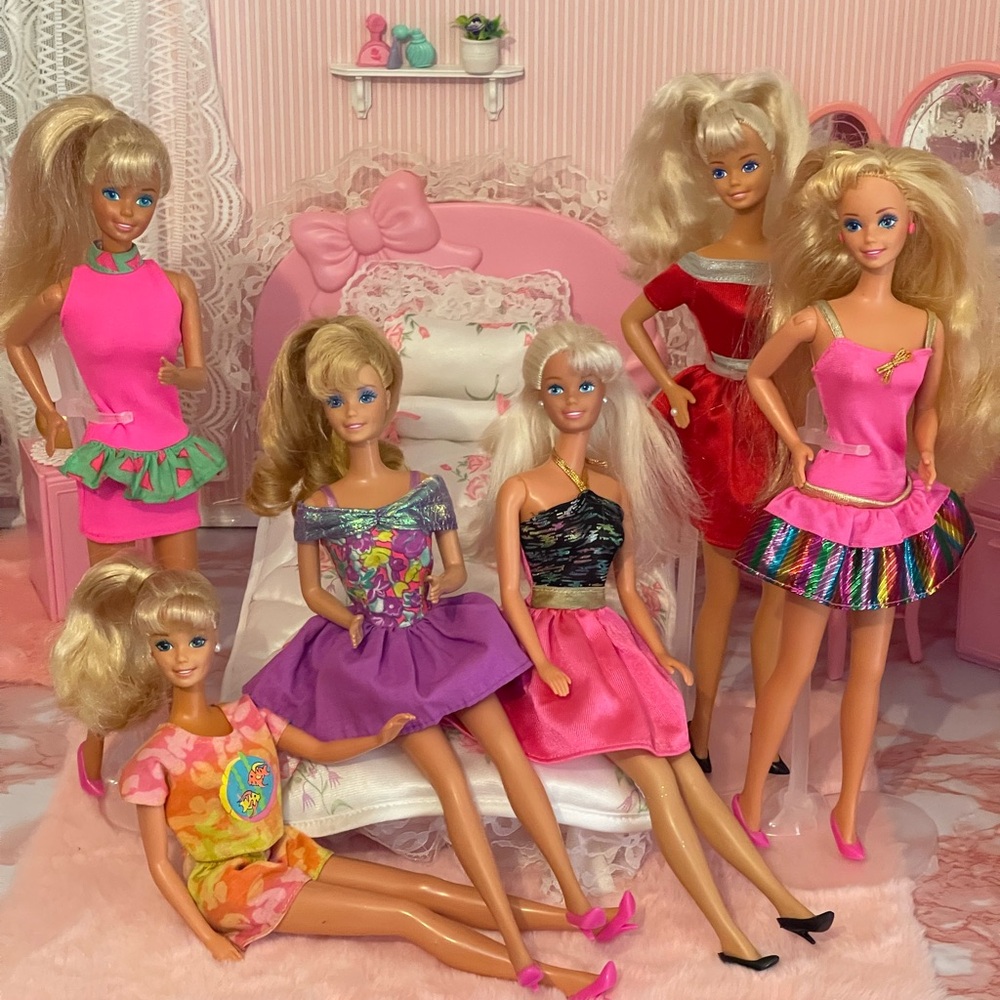 Barbie Lot in genuine Barbie Fashion